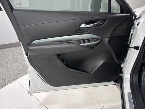 Crystal White Tricoat 2021 Cadillac XT4 Premium Luxury