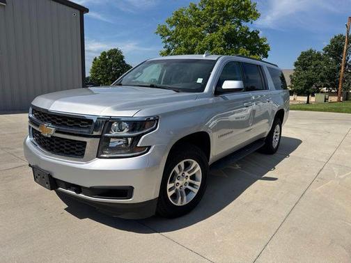 Silver Ice Metallic 2019 Chevrolet Suburban LS