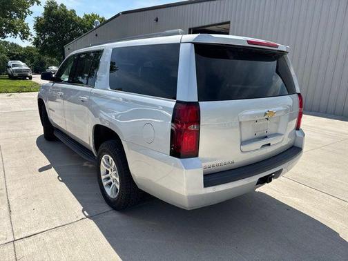 Silver Ice Metallic 2019 Chevrolet Suburban LS