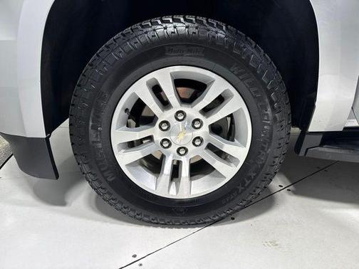 Silver Ice Metallic 2019 Chevrolet Suburban LS