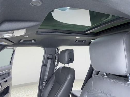 Silicon Silver Premium Metallic 2025 Land Rover Defender 110 P300