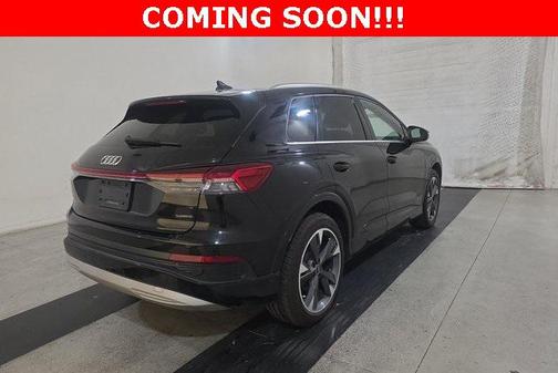 2022 Audi e-tron Premium Plus