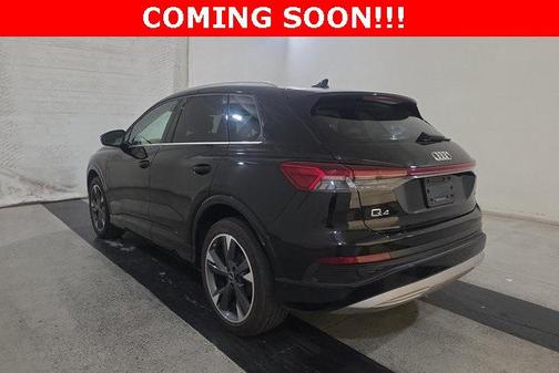 2022 Audi e-tron Premium Plus