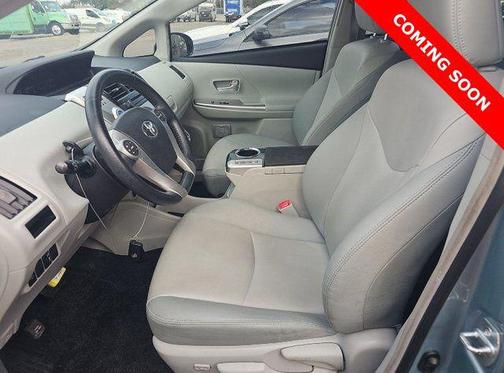 2014 Toyota Prius v Five