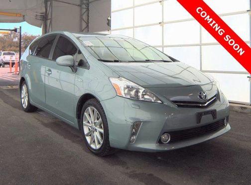 2014 Toyota Prius v Five