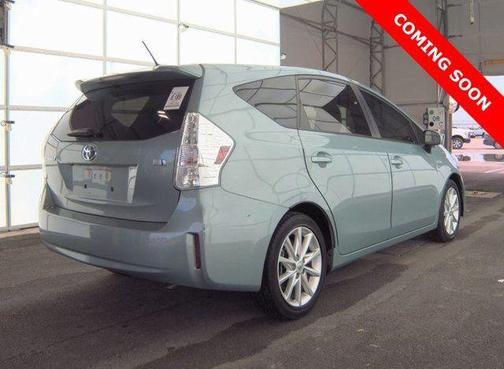 2014 Toyota Prius v Five