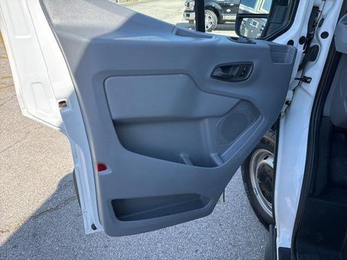 Oxford White 2017 Ford Transit-350 XL