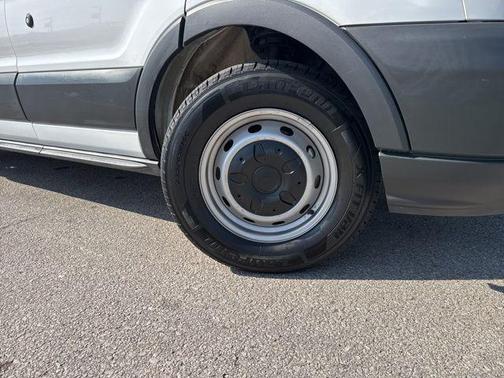 Oxford White 2017 Ford Transit-350 XL