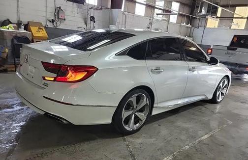Platinum White Pearl 2018 Honda Accord Touring 2.0T