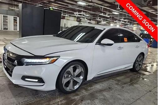 Platinum White Pearl 2018 Honda Accord Touring 2.0T