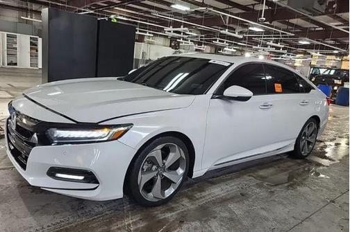 Platinum White Pearl 2018 Honda Accord Touring 2.0T