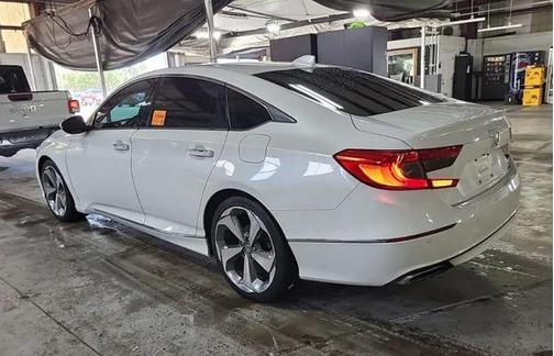 Platinum White Pearl 2018 Honda Accord Touring 2.0T
