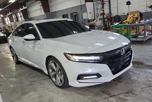 Platinum White Pearl 2018 Honda Accord Touring 2.0T