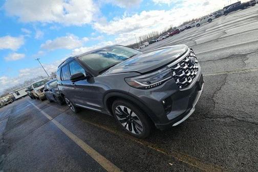 2025 Ford Explorer Platinum