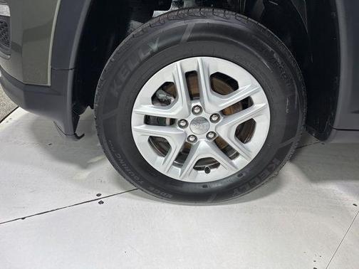 Olive Green Pearlcoat 2018 Jeep Compass Sport