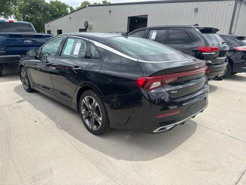 Ebony Black 2021 Kia K5 EX