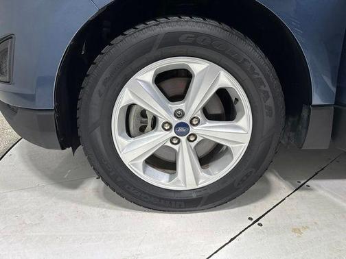 Blue Metallic 2018 Ford Edge SE