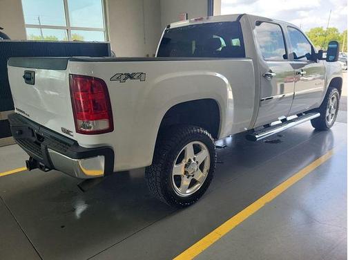 Summit White 2014 GMC Sierra 2500 SLE