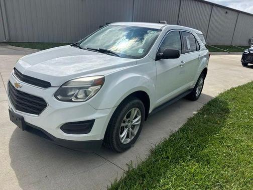 Summit White 2017 Chevrolet Equinox LS