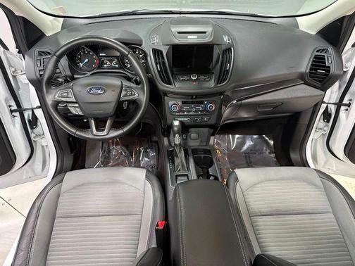 Oxford White 2018 Ford Escape SE