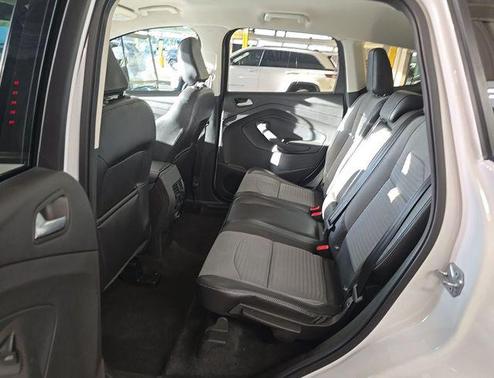 Oxford White 2018 Ford Escape SE
