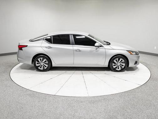 Brilliant Silver Metallic 2021 Nissan Altima S FWD