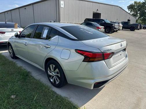 Brilliant Silver Metallic 2021 Nissan Altima S FWD