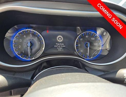 Diamond Black Crystal Pearlcoat 2024 Chrysler Pacifica Touring L