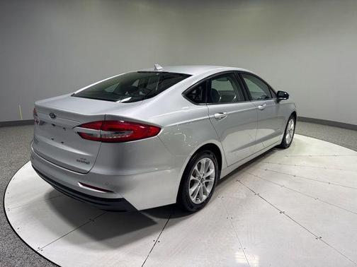 Ingot Silver Metallic 2019 Ford Fusion Hybrid SE