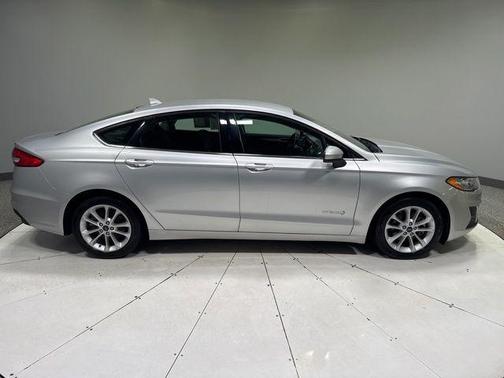 Ingot Silver Metallic 2019 Ford Fusion Hybrid SE