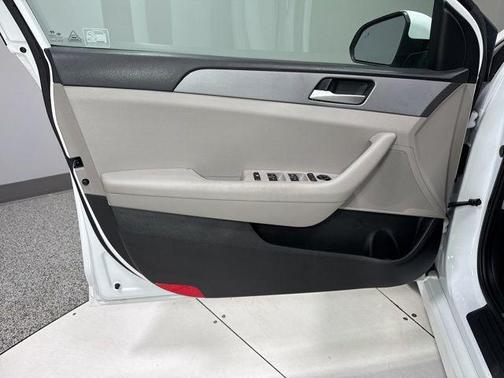 Quartz White Pearl 2018 Hyundai SONATA ECO