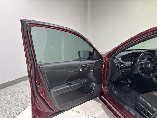 Basque Red Pearl II 2017 Honda Accord Sport