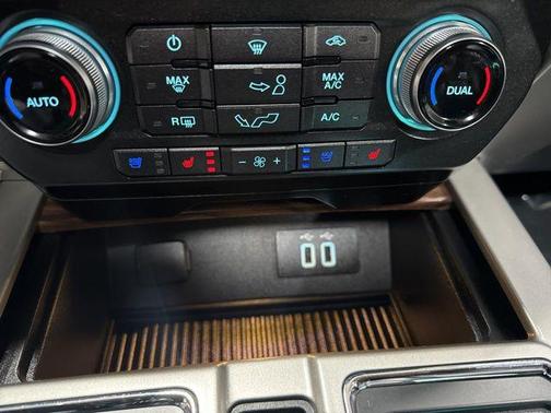 Magnetic 2016 Ford F-150 Lariat