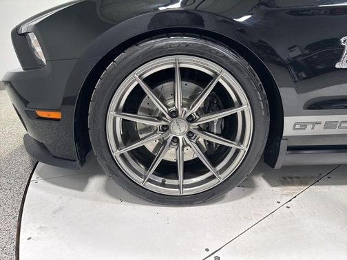 2010 Ford Shelby GT500 Base