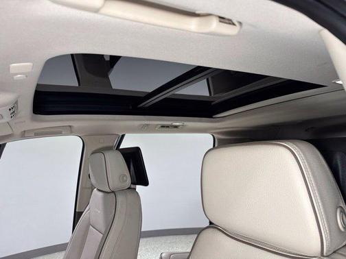 White Frost Tricoat 2023 GMC Yukon XL Denali