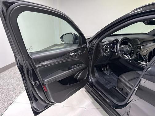 2022 Alfa Romeo Stelvio Sprint