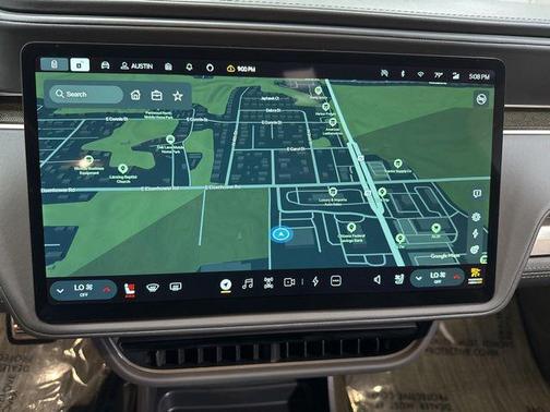 LA Silver 2023 Rivian R1S Adventure