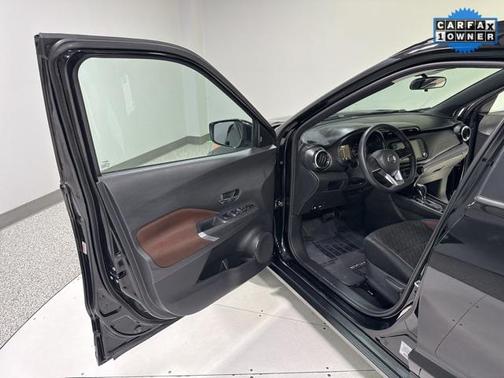 2021 Nissan Kicks SR