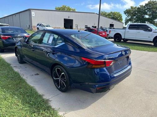 Deep Blue Pearl 2023 Nissan Altima SR FWD