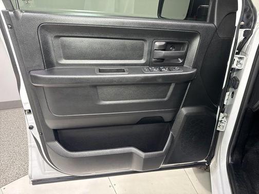 Bright White Clearcoat 2018 RAM 1500 Tradesman