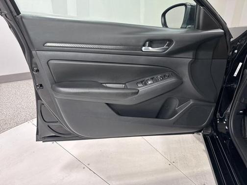 2022 Nissan Altima S FWD