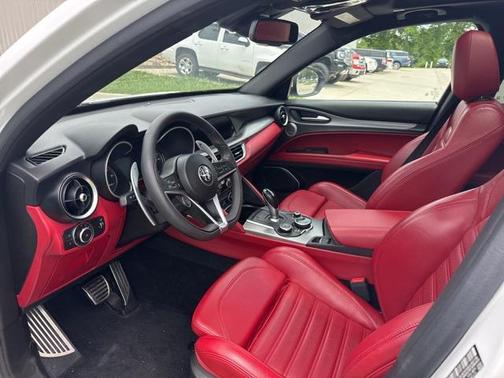 2019 Alfa Romeo Stelvio Ti Sport