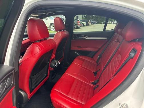 2019 Alfa Romeo Stelvio Ti Sport