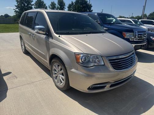 2016 Chrysler Town & Country Limited Platinum