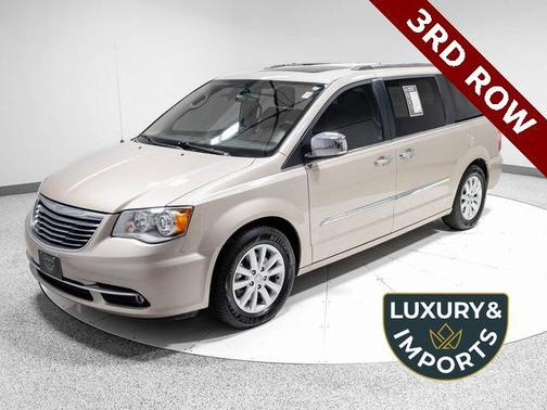 2016 Chrysler Town & Country Limited Platinum