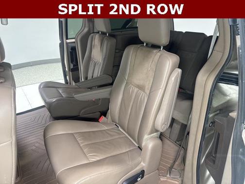 2016 Chrysler Town & Country Limited Platinum