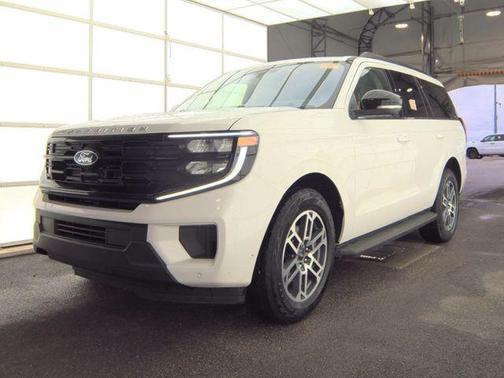 White Metallic 2025 Ford Expedition Active