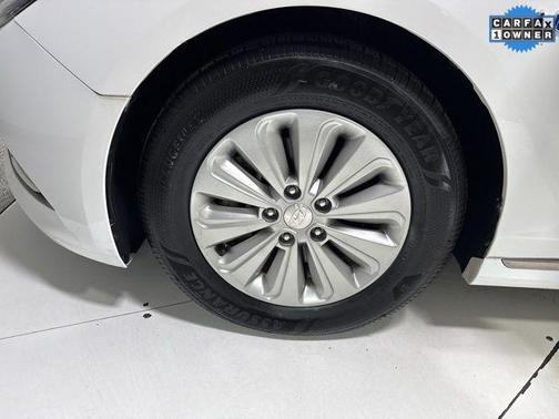 2016 Hyundai SONATA Hybrid SE