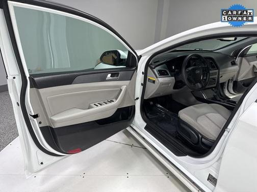 2016 Hyundai SONATA Hybrid SE