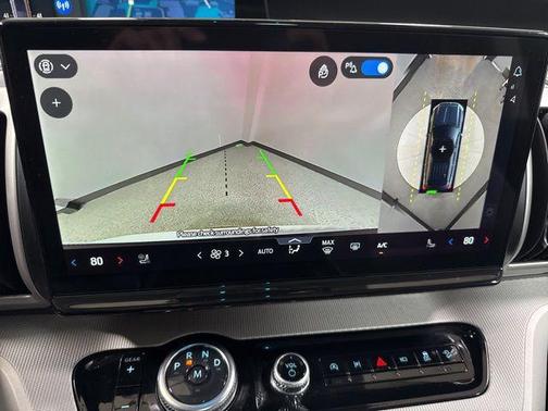 Oxford White 2025 Ford Expedition Active